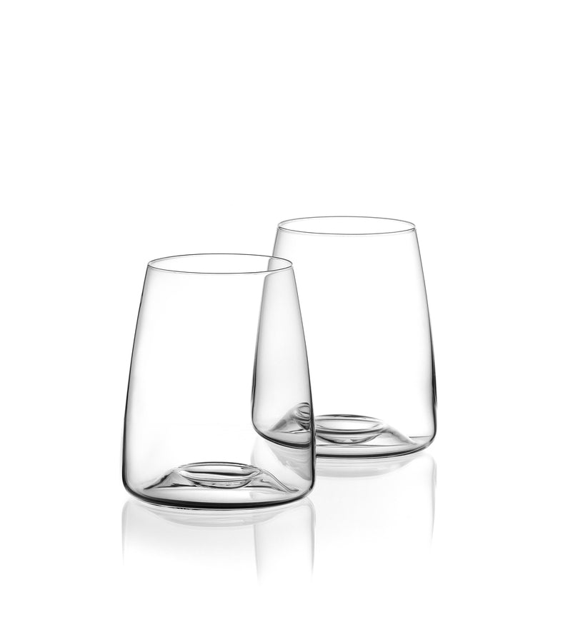 Zwei klare, leicht konisch geformte Wassergläser "Side" aus der VISION-Serie im 2er-Set (480 ml) stehen nebeneinander auf weißem Hintergrund - das perfekte exklusive Glas für Spirituosen.