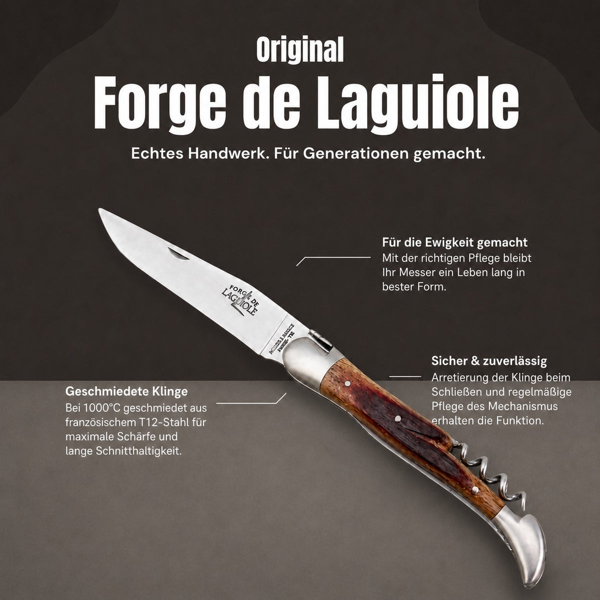 Das Taschenmesser „Forge de Laguiole“ (11 cm) mit Griff aus Aubrac-Horn verfügt über eine Klinge aus geschmiedetem „Brut de Forge“-Stahl, einen integrierten Korkenzieher und einen sicheren Verriegelungsmechanismus. Die beiliegende deutsche Gebrauchsanweisung hebt seine Langlebigkeit und einzigartige Handwerkskunst hervor.