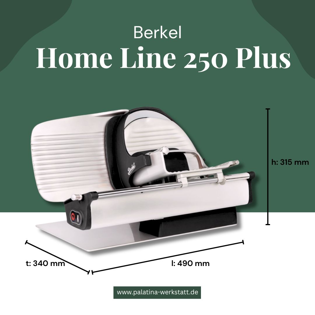Die Berkel Home Line 250 Plus schwarz matt - neues Modell mit Unikat-Schneidebrett & Wellenschliff-Bausatz für Brot ist abgebildet (340 mm tief, 490 mm lang, 315 mm hoch), grüner/weißer Hintergrund, www.palatina-werkstatt.de unten.
