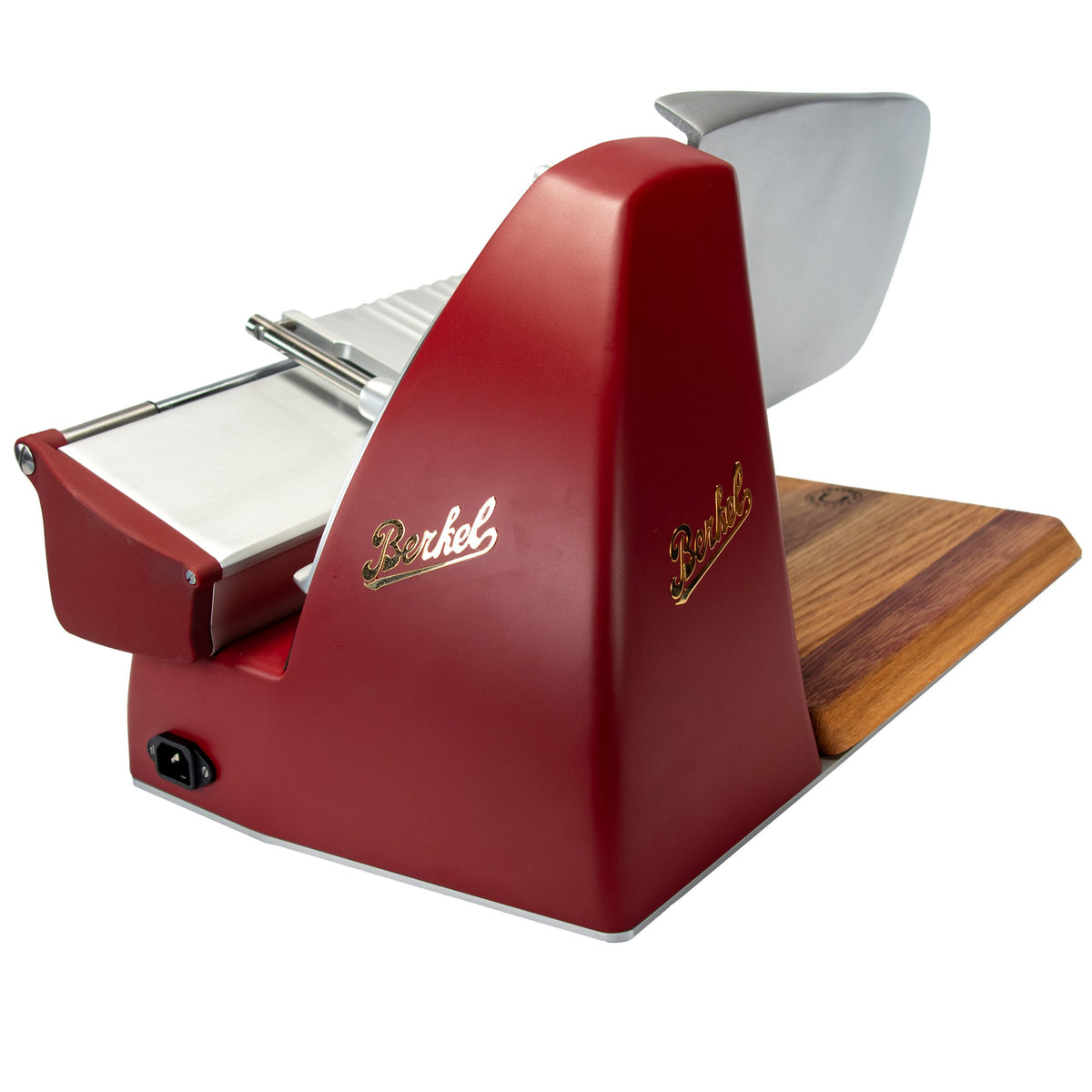 A Berkel Home Line 200 Plus rot MATT Aufschnittmaschine, neues Modell, mit gold Logo, Metallklinge, Edelstahlteilen und handgefertigtem Schneidebrett-Unikat, von hinten und seitlich betrachtet.