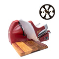 Eine Berkel Home Line 200 Plus Rot Matt Aufschnittmaschine - Neues Modell - mit einem einzigartigen handgefertigten Schneidebrett ist in der linken Ecke abgebildet, zusammen mit einer zusätzlichen schwarz-silbernen Rundklinge in der oberen rechten Ecke.