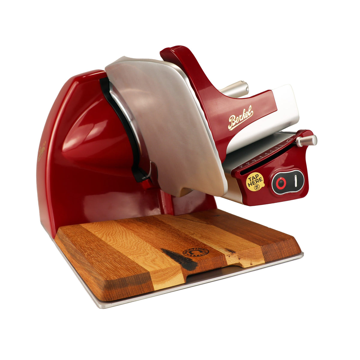 Die Berkel Home Line 200 Plus rot ist eine elektrische Fleischschneidemaschine mit einem handgefertigten, einzigartigen Schneidebrett und einem Wellenschliff-Bausatz für präzises Schneiden von Brot - perfekt für den Hausgebrauch.