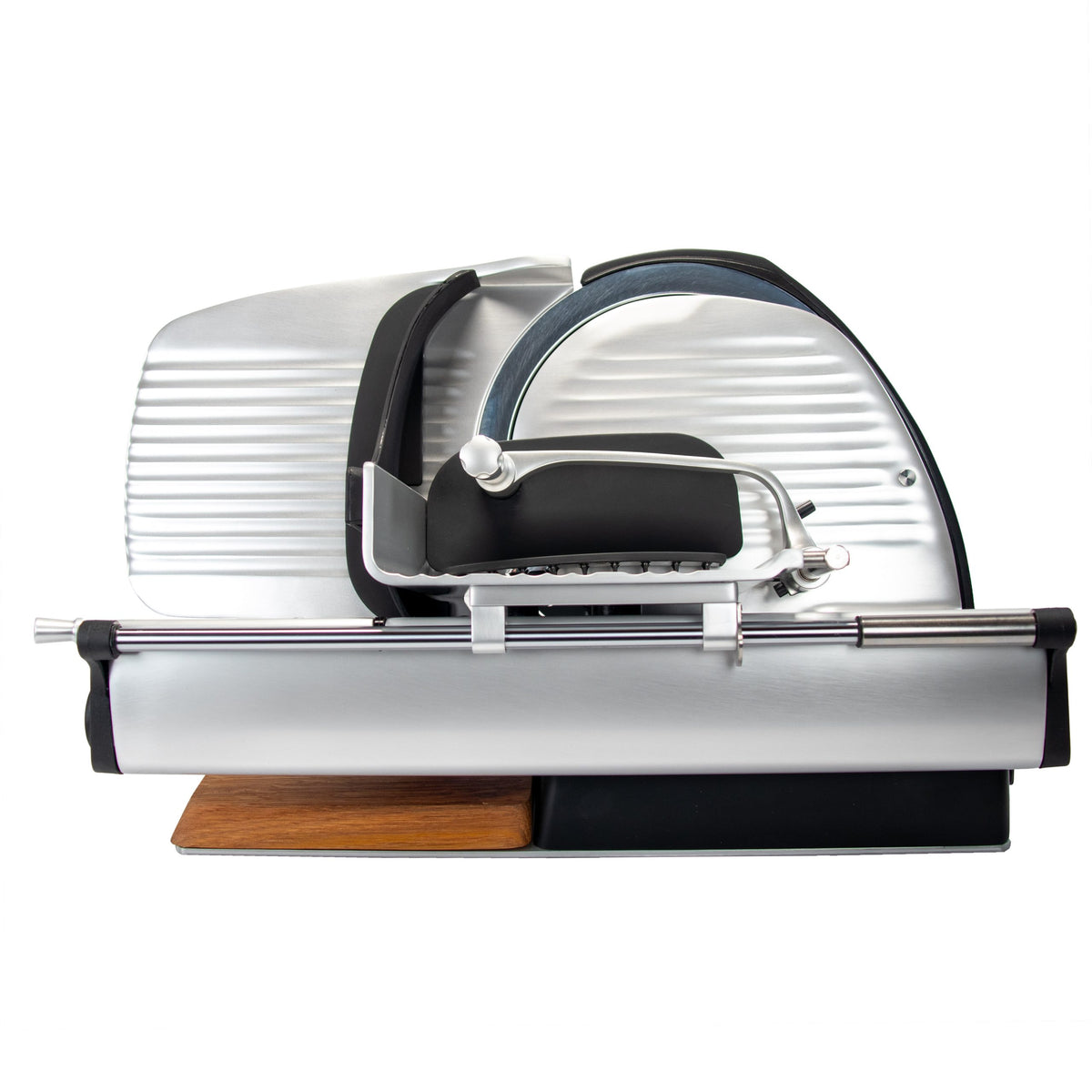 A Berkel Home Line 250 Plus Schwarz MATT Aufschnittmaschine, neues Modell mit Schneidemaschine und 100% handgefertigtem Schneidebrett Unikat, steht auf einem Holzbrett vor weißem Hintergrund.