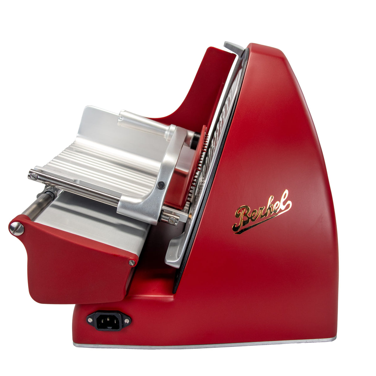 Die Berkel Home Line 250 Plus Rot MATT ist eine elektrische Aufschnittmaschine (neues Modell) mit verchromtem Messer und Tablett, goldenem "Berkel"-Schriftzug an der Seite, sichtbarem Netzkabelanschluss und einem 100% handgefertigten Schneidebrett Unikat.