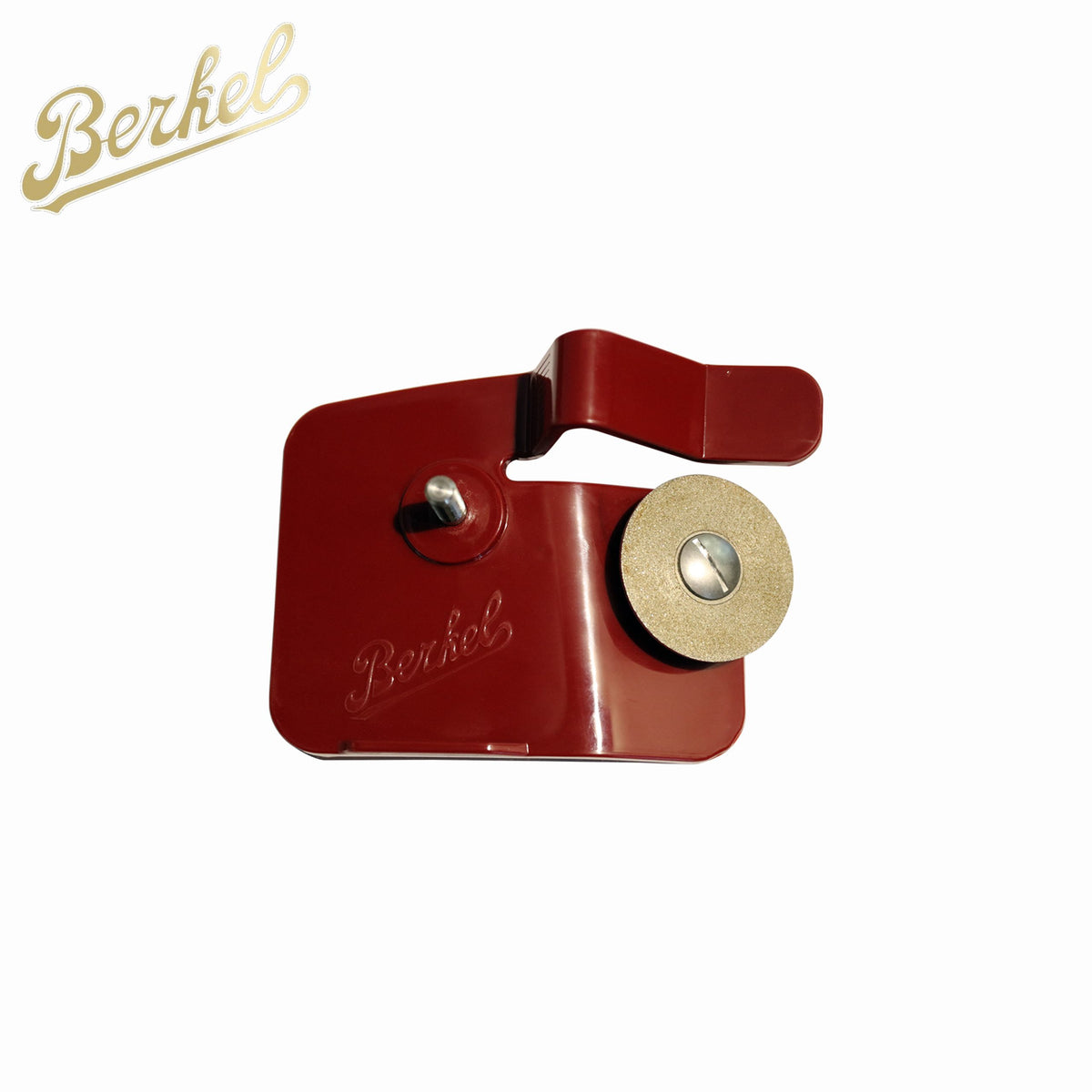 Abgebildet ist ein Schleifaufsatz für Berkel Aufschnittmaschine Home Line 200 oder 250 + Poliertuch in rot mit goldener Schleifscheibe, Metallknauf und geprägtem Berkel-Logo auf weißem Hintergrund mit dem Berkel-Logo in der oberen linken Ecke.