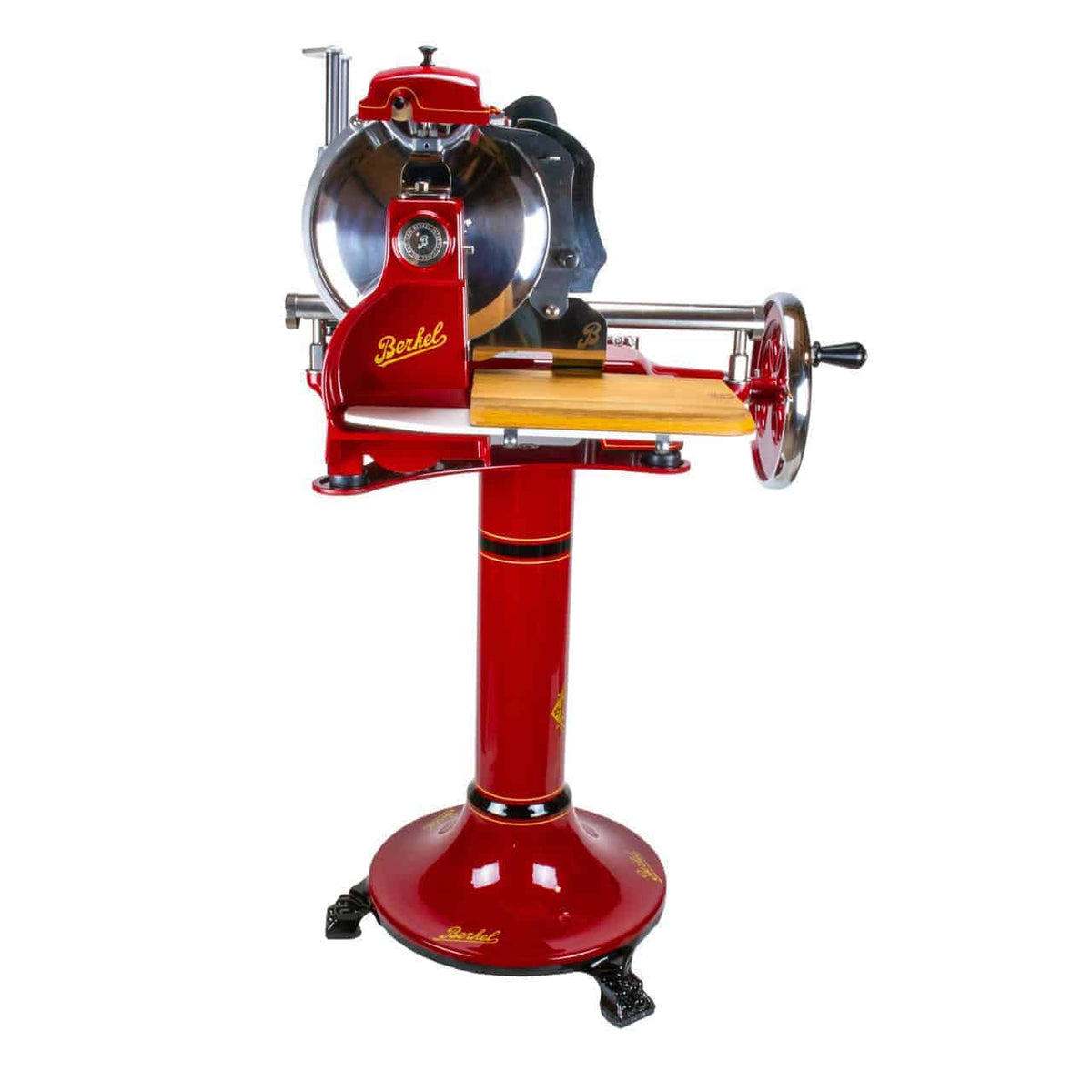 Entdecken Sie die exquisite Handwerkskunst der Berkel Volano B3 Rot Schwungrad-Aufschnittmaschine + Einlegebrett aus Fassholz. Mit rotierender Klinge, Handkurbelrad und einer Schneidefläche aus Fassholz kombiniert dieser rote Allesschneider elegante Details mit einer glänzenden Oberfläche und strahlt so einen zeitlosen Vintage-Charme aus.