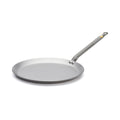 Die De Buyer Crêpe-Pfanne Mineral B, 26 cm Dm, ist eine flache, runde, silbergraue Pfanne mit langem Stiel auf weißem Grund - ideal für die Zubereitung zarter Crêpes oder Pfannkuchen.